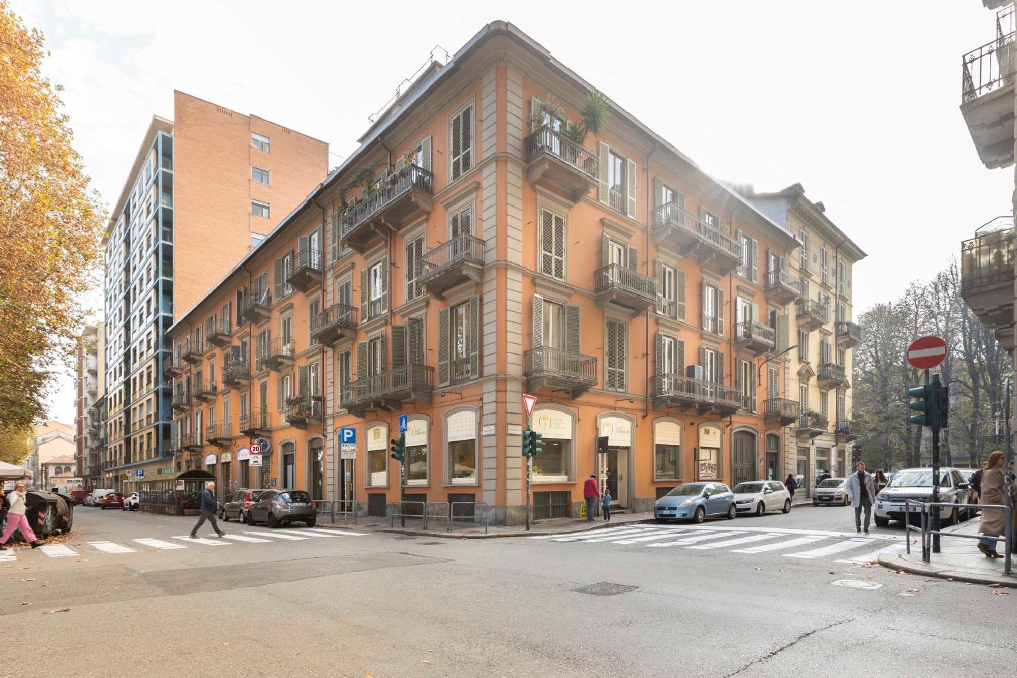 Montebello 42 By Alterego * Turin